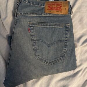 Levi 501 light wash 35x32